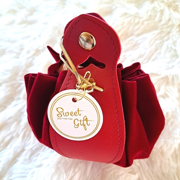 Travel Jewerly Pouch With Pearl Accent Charm - Picture 2 of 3